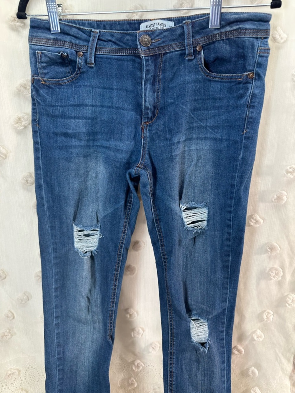 Almost Famous Women’s Distressed Dark Blue Mid-Rise Skinny Jeans Size 9 - Picture 2 of 5